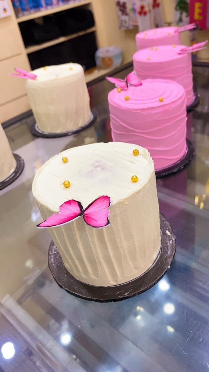 Wedding cake by butter cakes zone