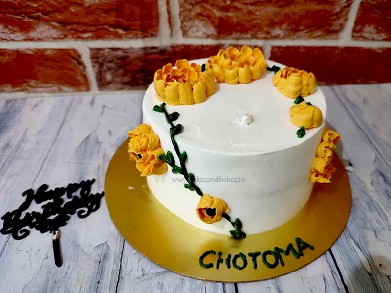 Wedding cake by Cakes and Bakes