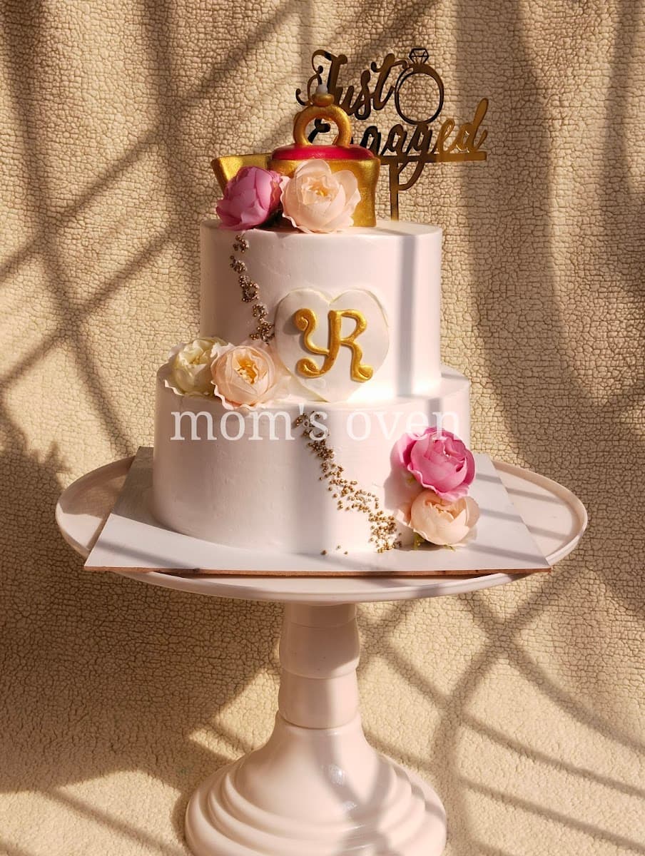 Wedding cake by Mom's oven - Homemade cakes