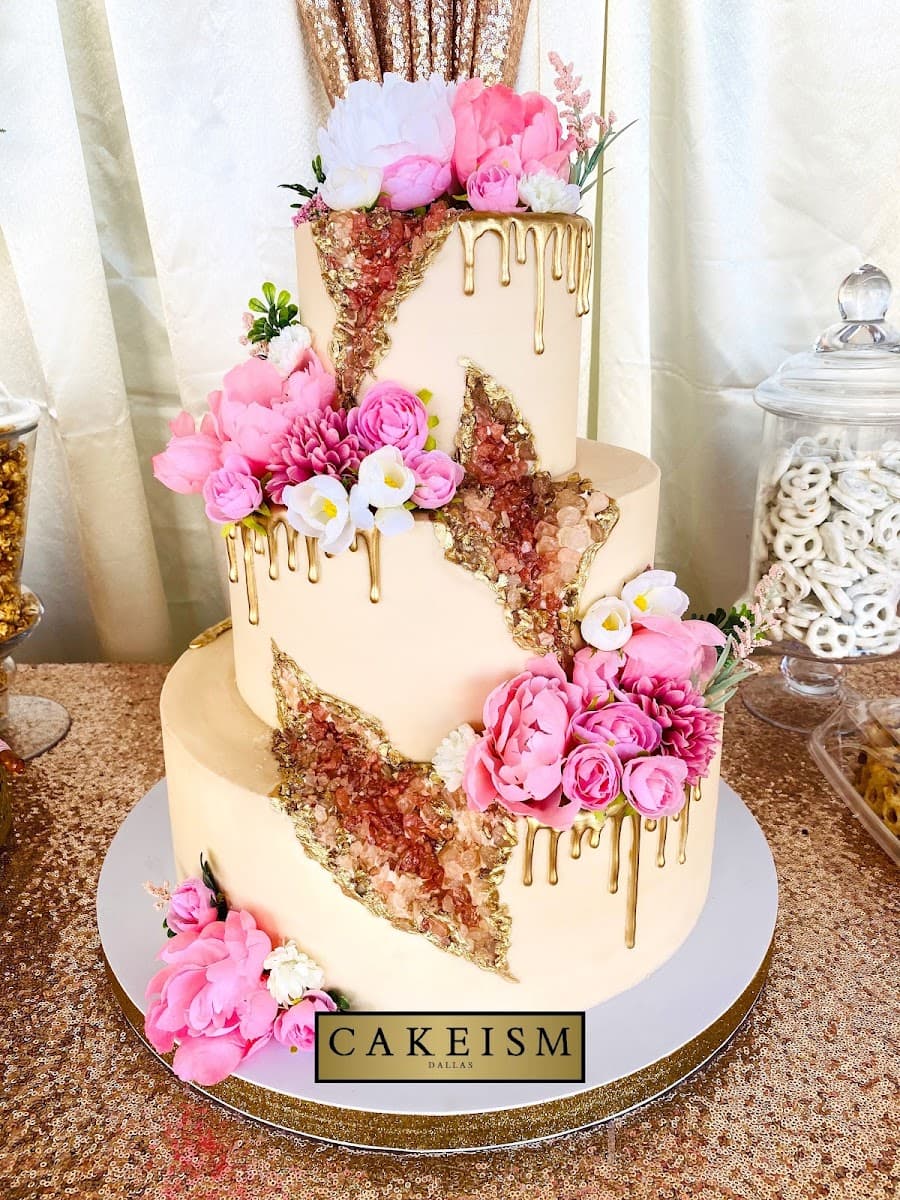 Wedding cake by Cakeism Dallas