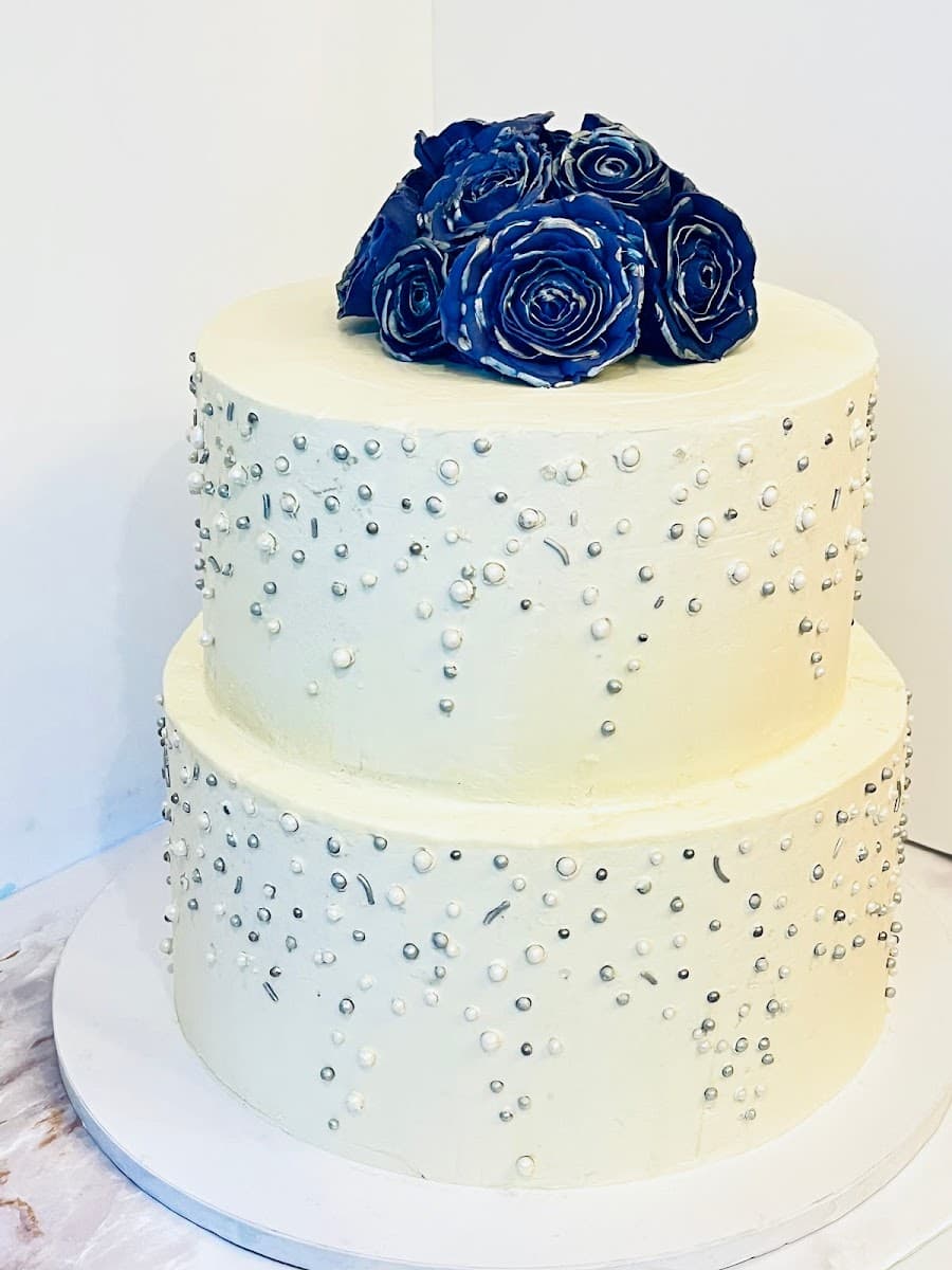 Wedding cake by Frostininboston