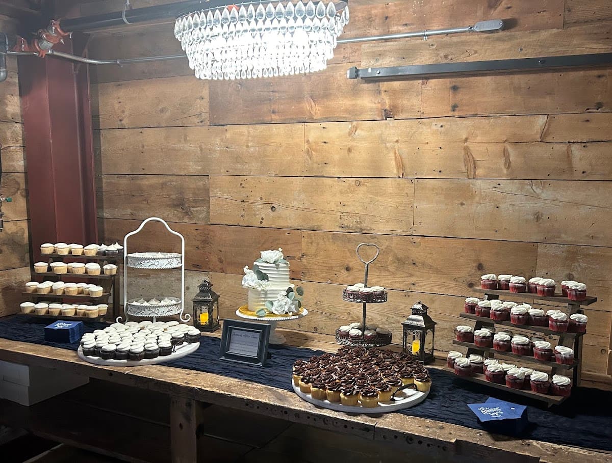 Wedding cake by Queen Of Cakes