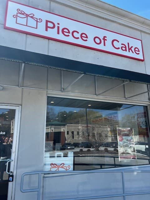 Wedding cake by Piece of Cake Inc.