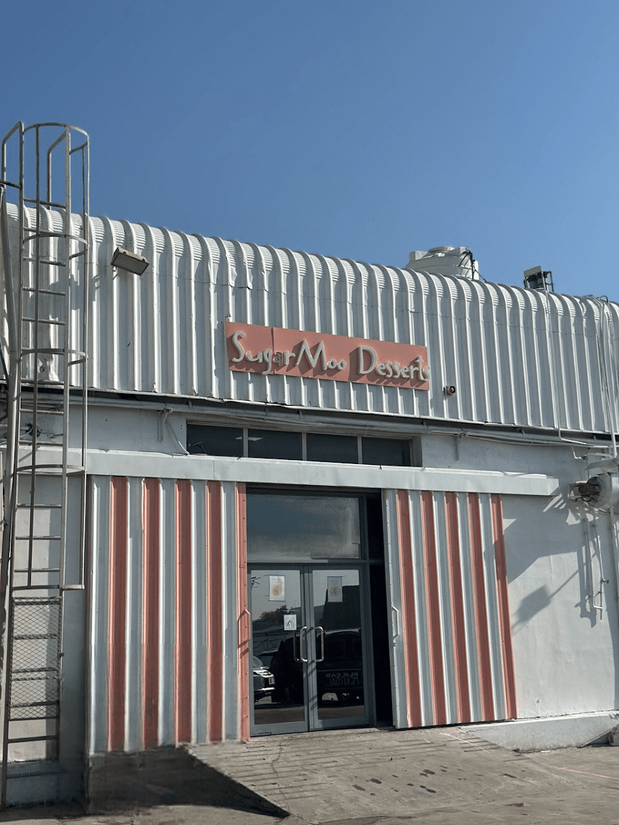 Wedding cake by SugarMoo Desserts LLC