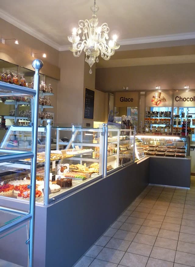 Wedding cake by Pâtisserie Visonneau (Centre Ville)