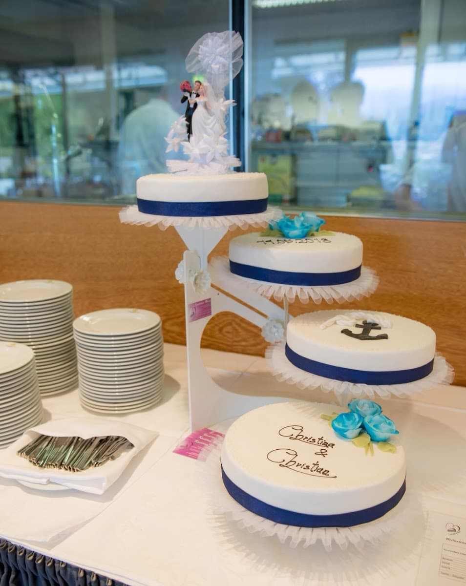 Wedding cake by Konditorei Muigg