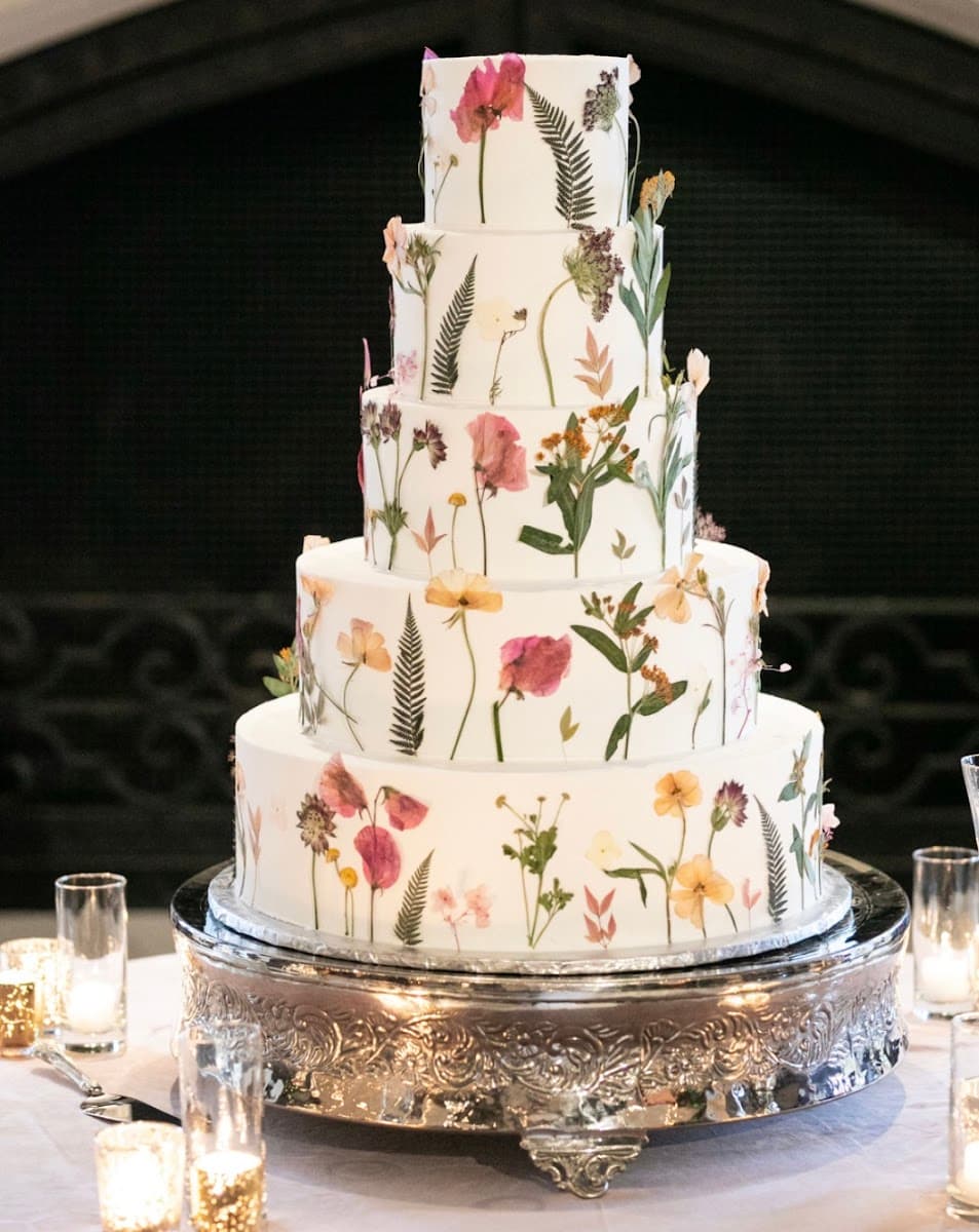 Wedding cake by Dallas Affaires Cake Co