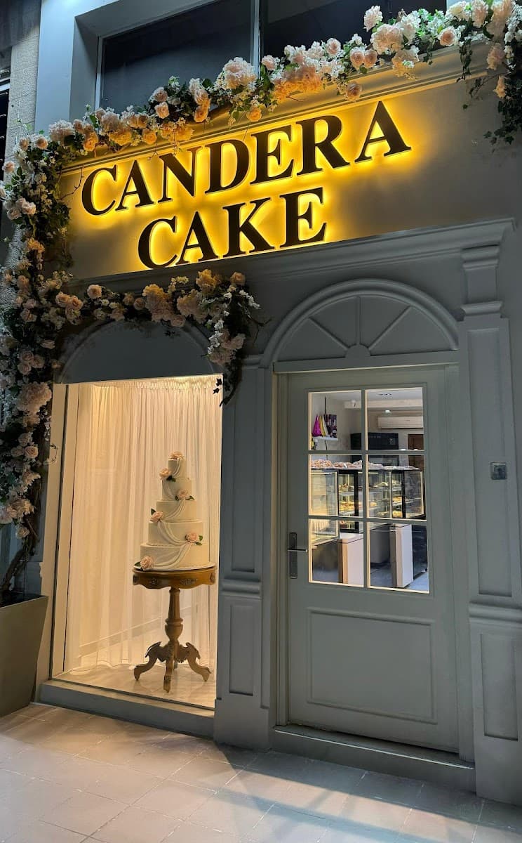 Wedding cake by Candera Cake كانديرا كيك
