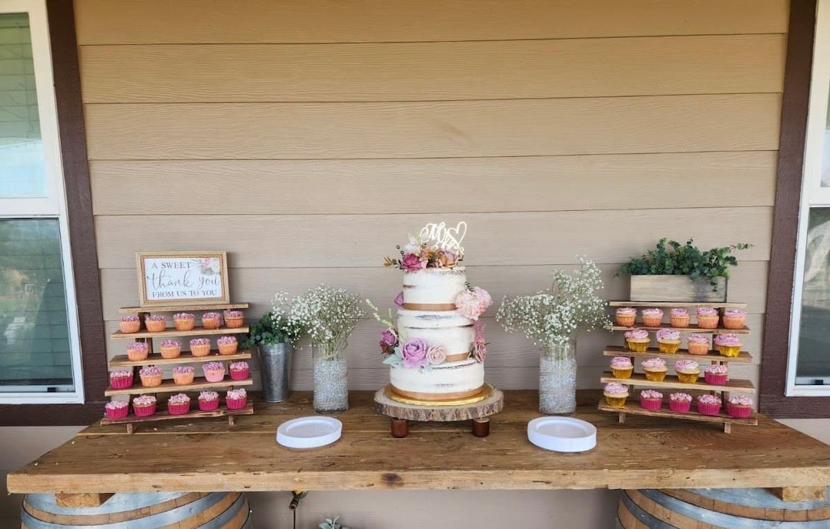 Wedding cake by Bakeaholic by preeti