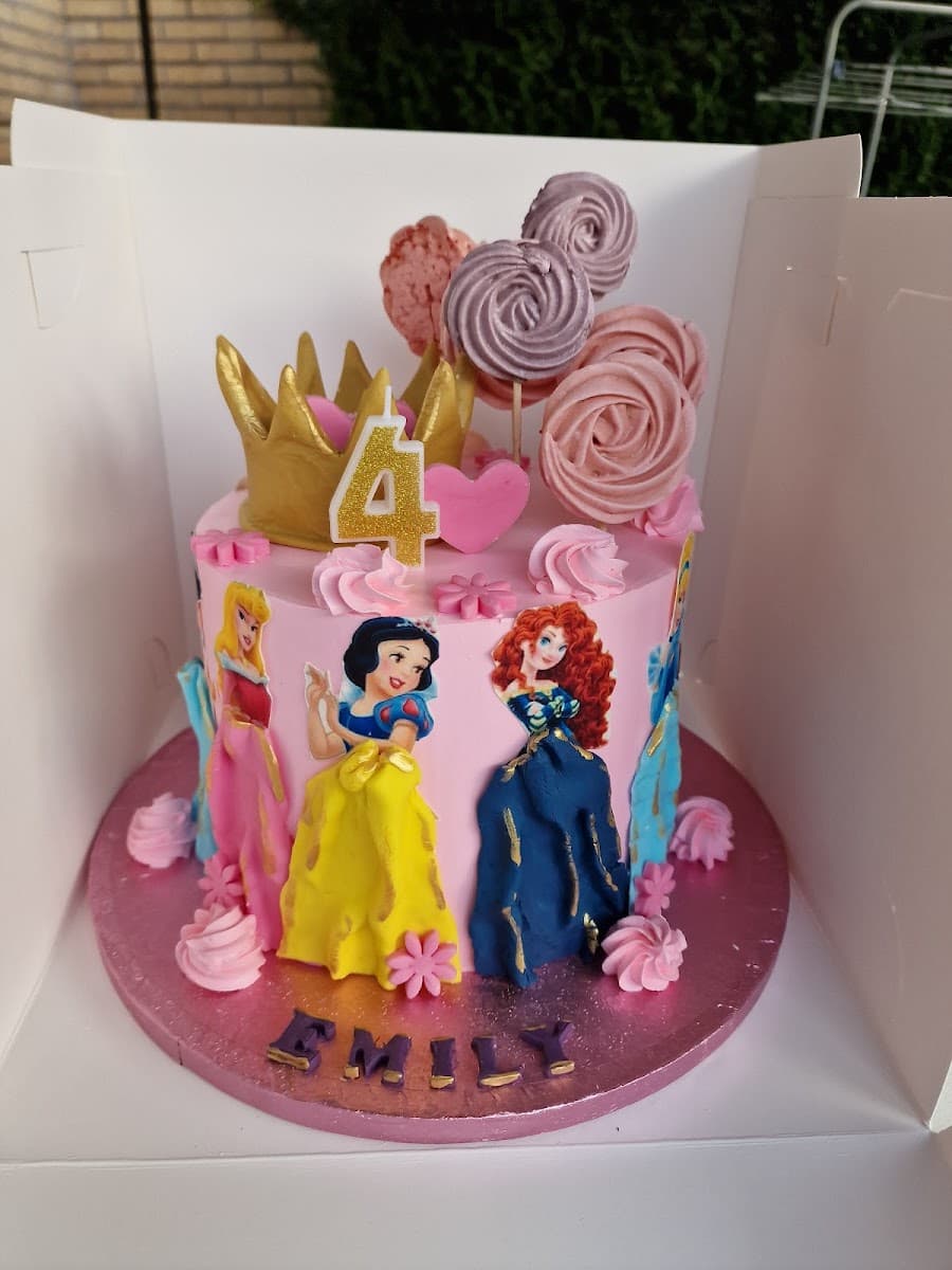 Wedding cake by Smartstucco