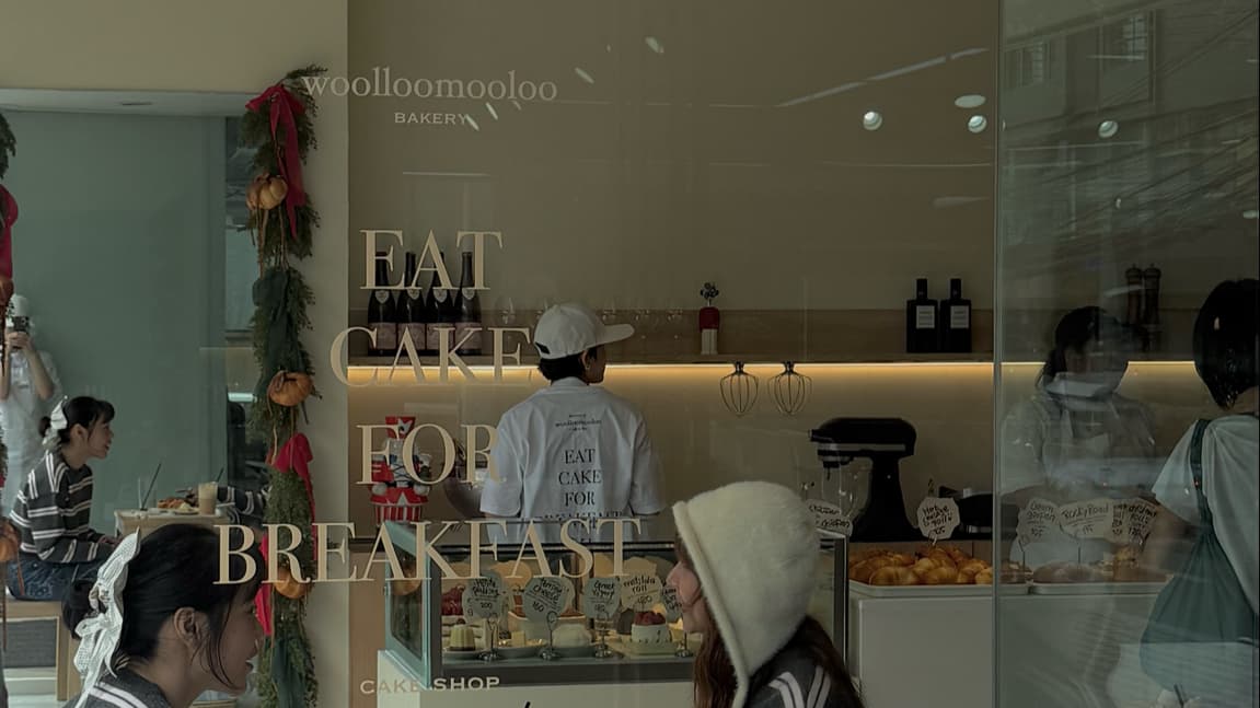 Wedding cake by Woolloomooloo Bakery Thonglor / wlmlbkk