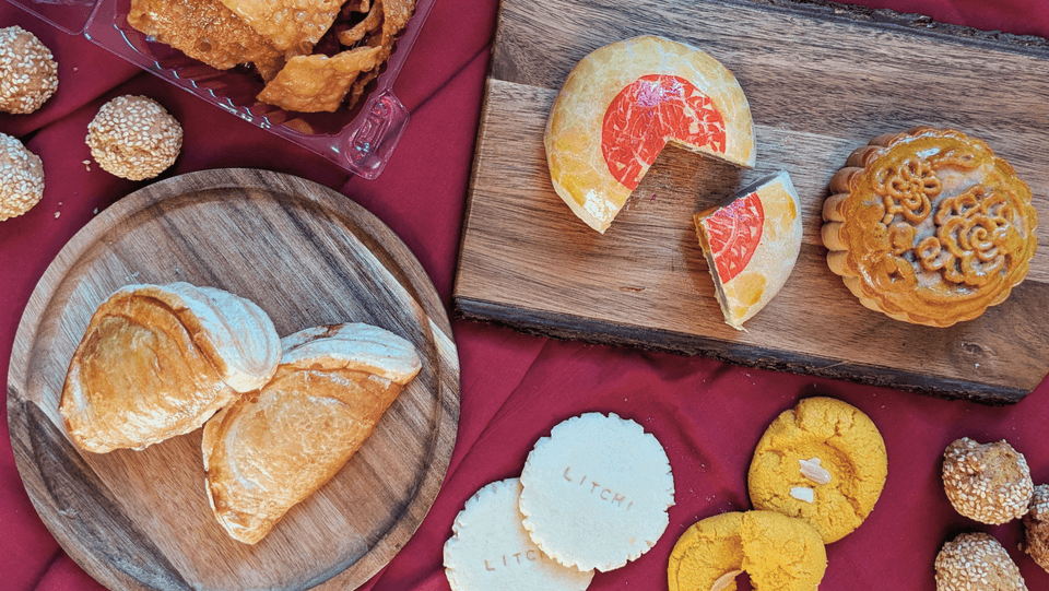 Wedding cake by Pâtisserie Lien Phat