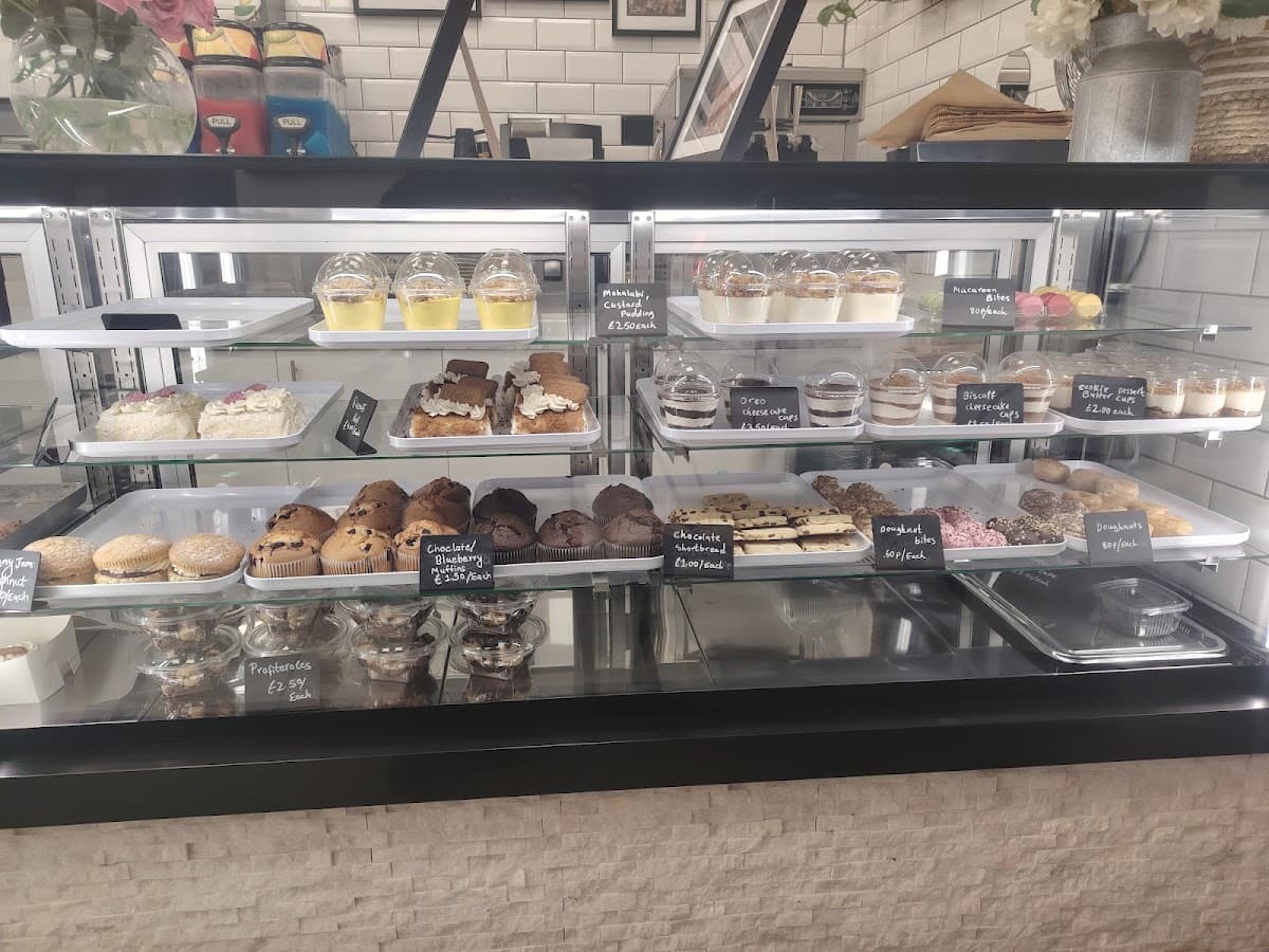 Wedding cake by Sultan Dessert House