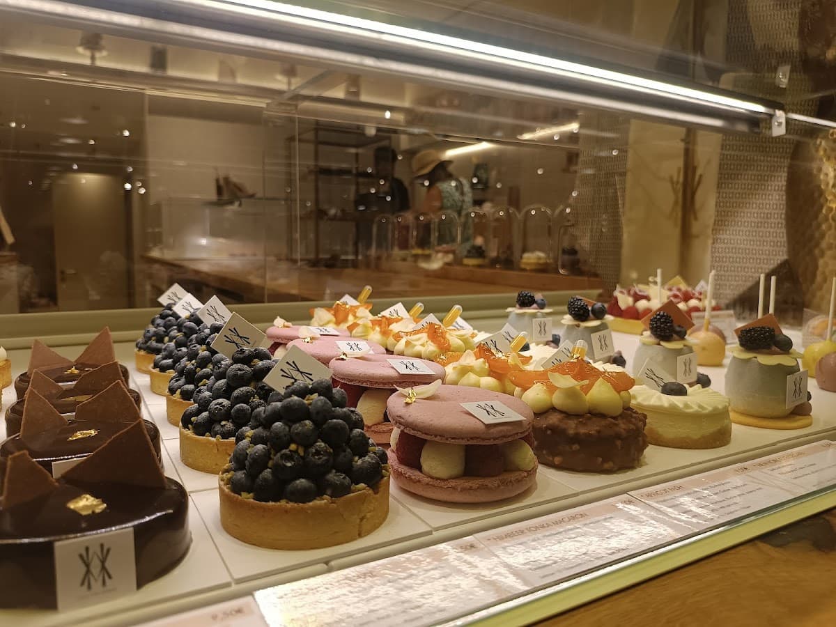 Wedding cake by Alexa von Harder - Daily Café & Pâtisserie
