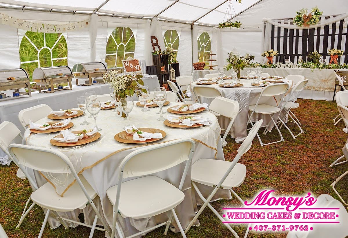 Wedding cake by Monsy's Wedding Cakes - Decor