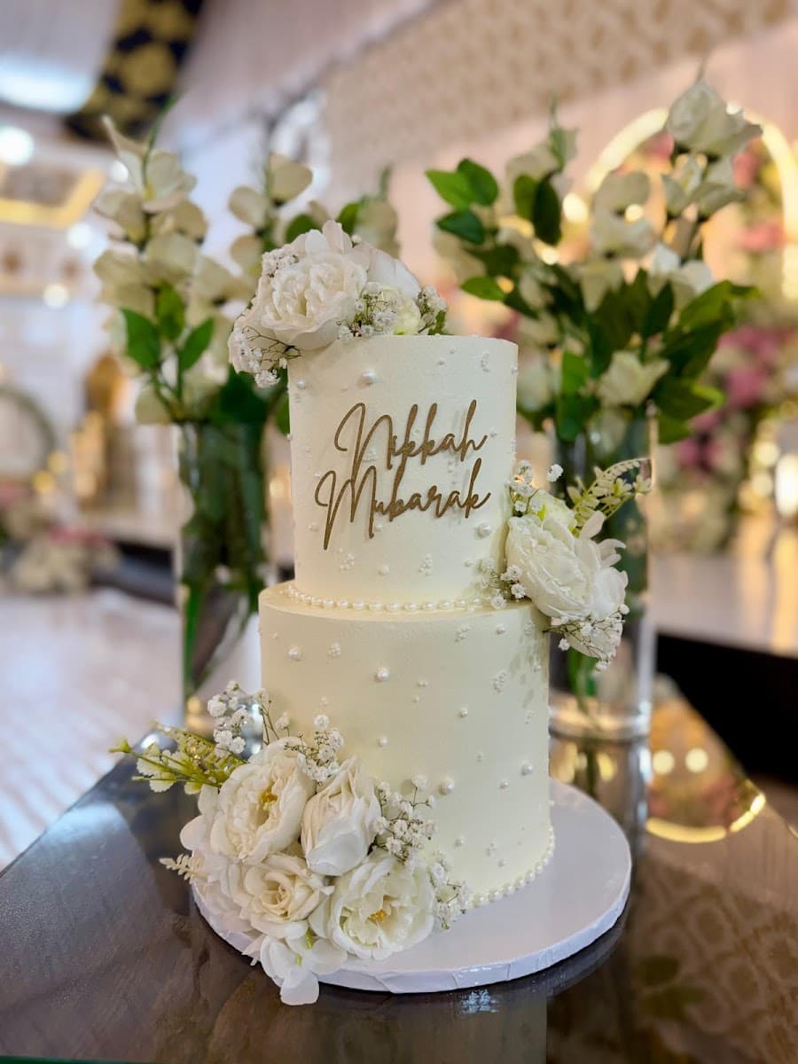 Wedding cake by Monstrous Cravings | Wedding Cake Artist