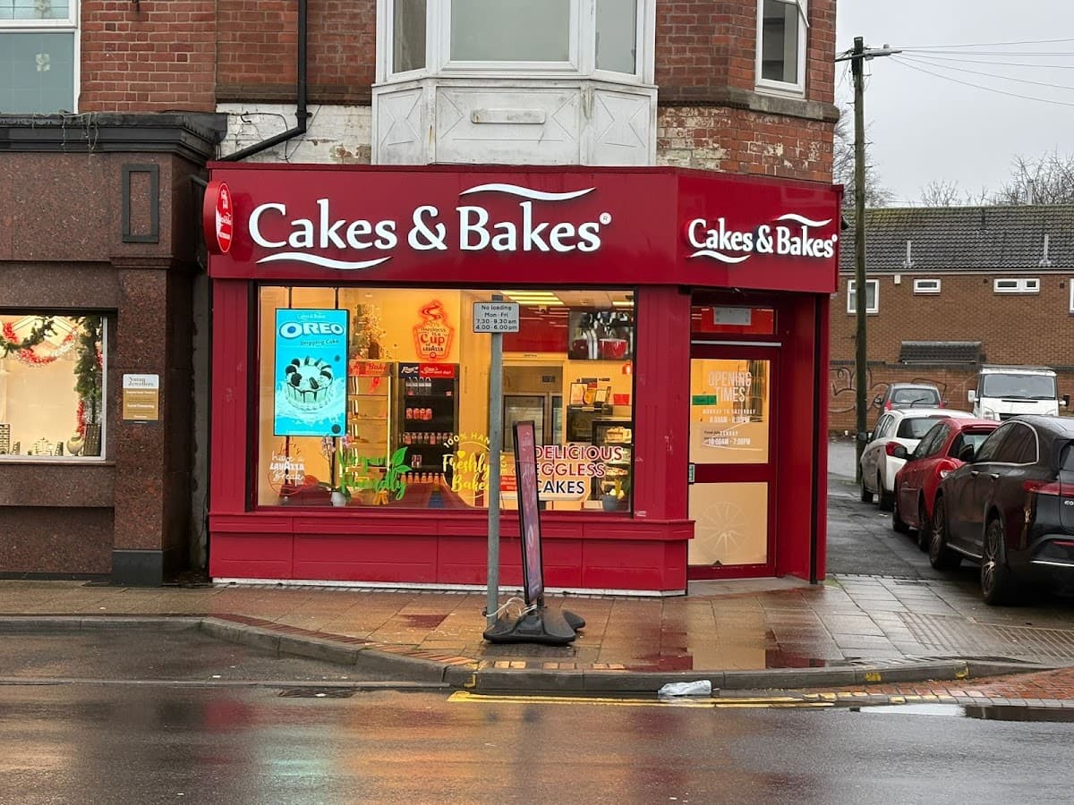 Wedding cake by Cakes & Bakes Nottingham