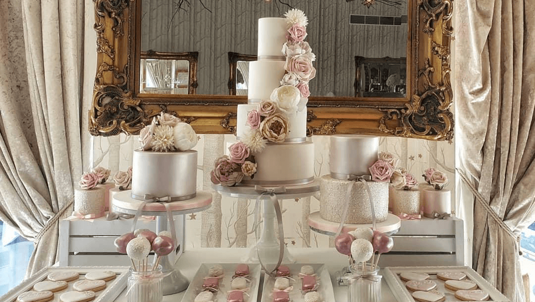 Wedding cake by Delicious By Linzi