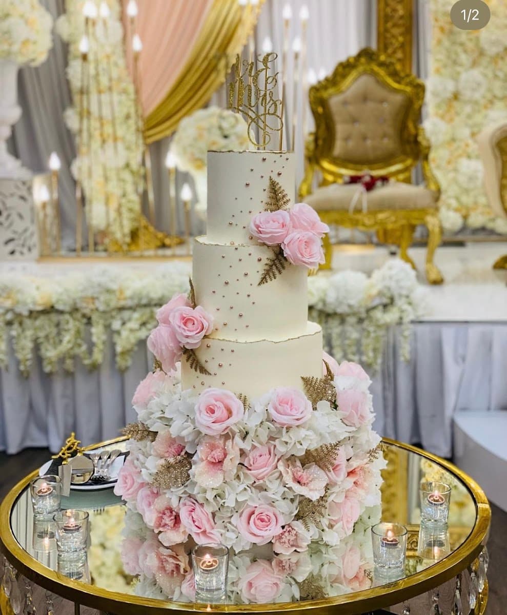 Wedding cake by Sugary treats cakes by Sandy