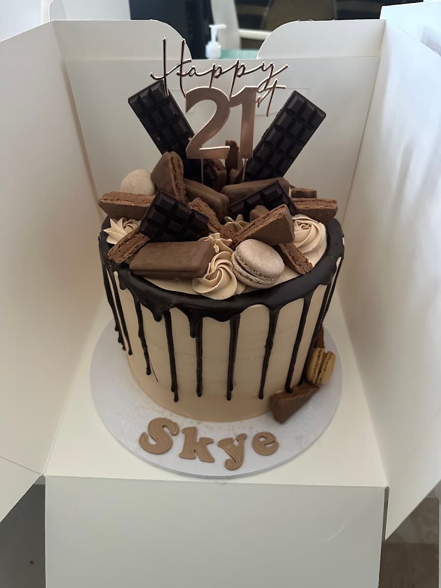 Wedding cake by Blossoms Temptations