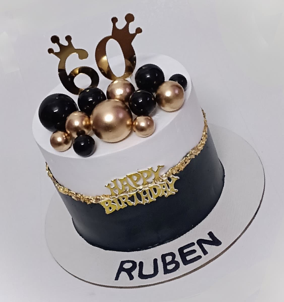 Wedding cake by ROMARIO'SCAKES KOCHI