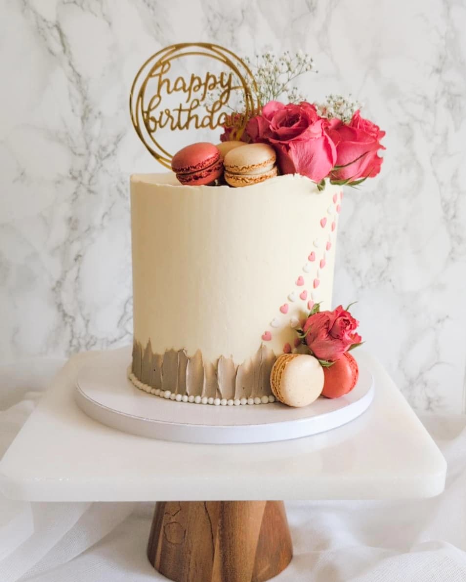 Wedding cake by Sanah's Mixing Bowl