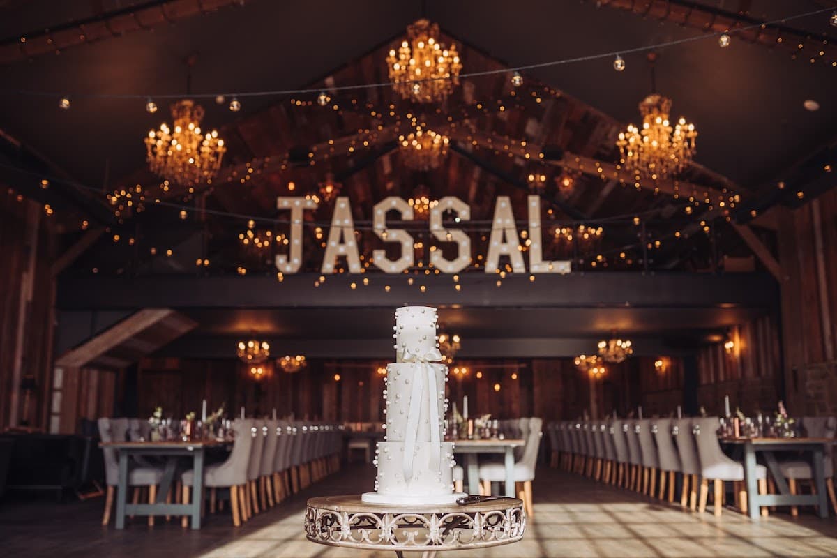 Wedding cake by Poppy Pickering