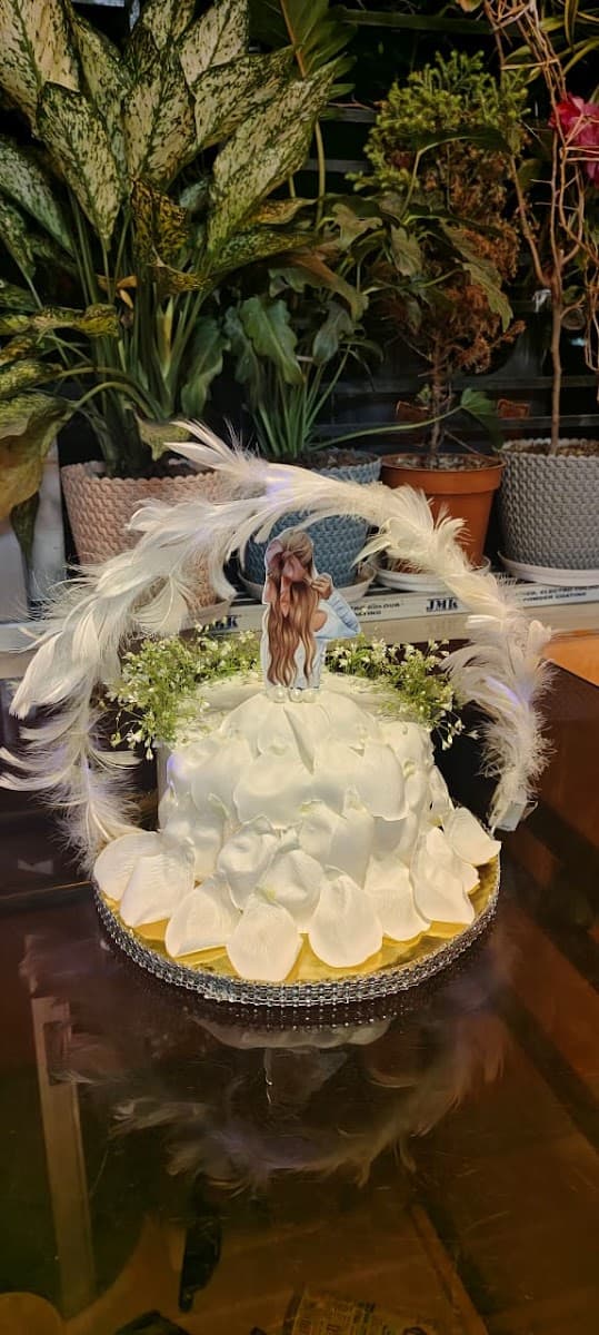 Wedding cake by Cake & Candy