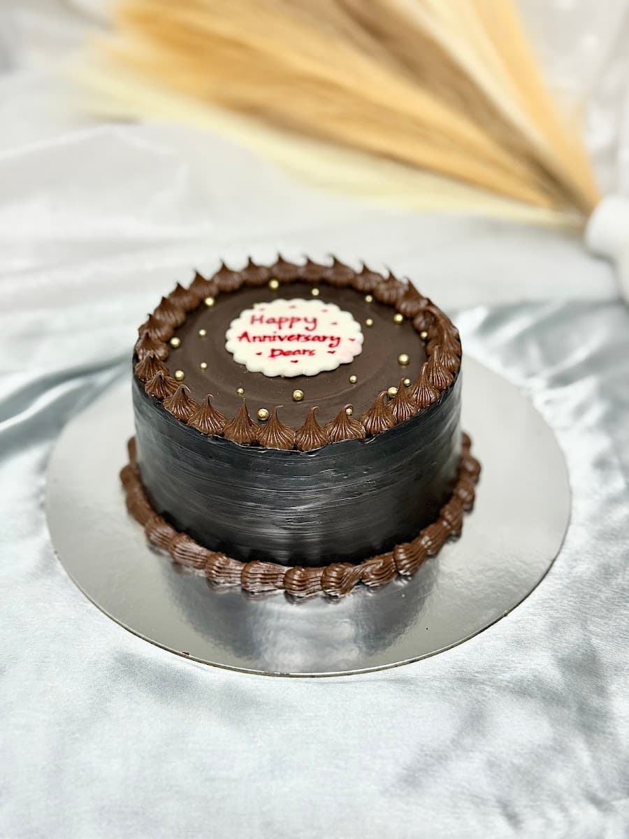 Wedding cake by The cakebox