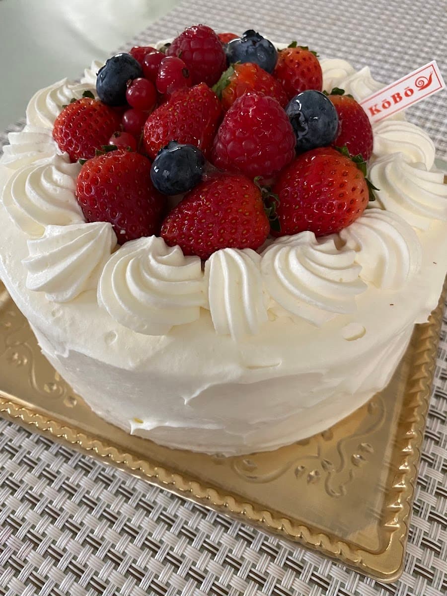 Wedding cake by Patisserie KOBO