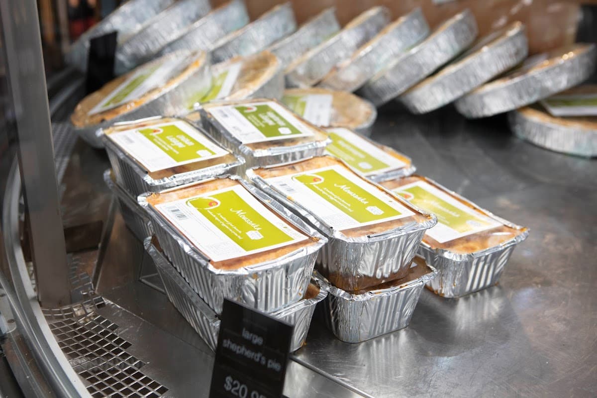 Wedding cake by Lipscombe Larder | A World Of Fine Foods