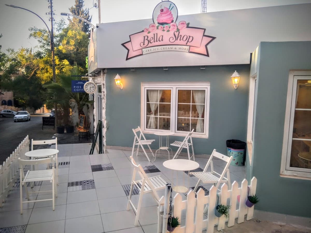 Wedding cake by Bella Shop