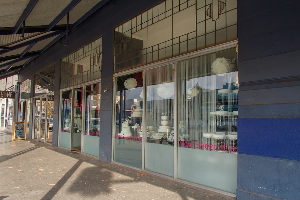 Wedding cake by How Sweet It Is