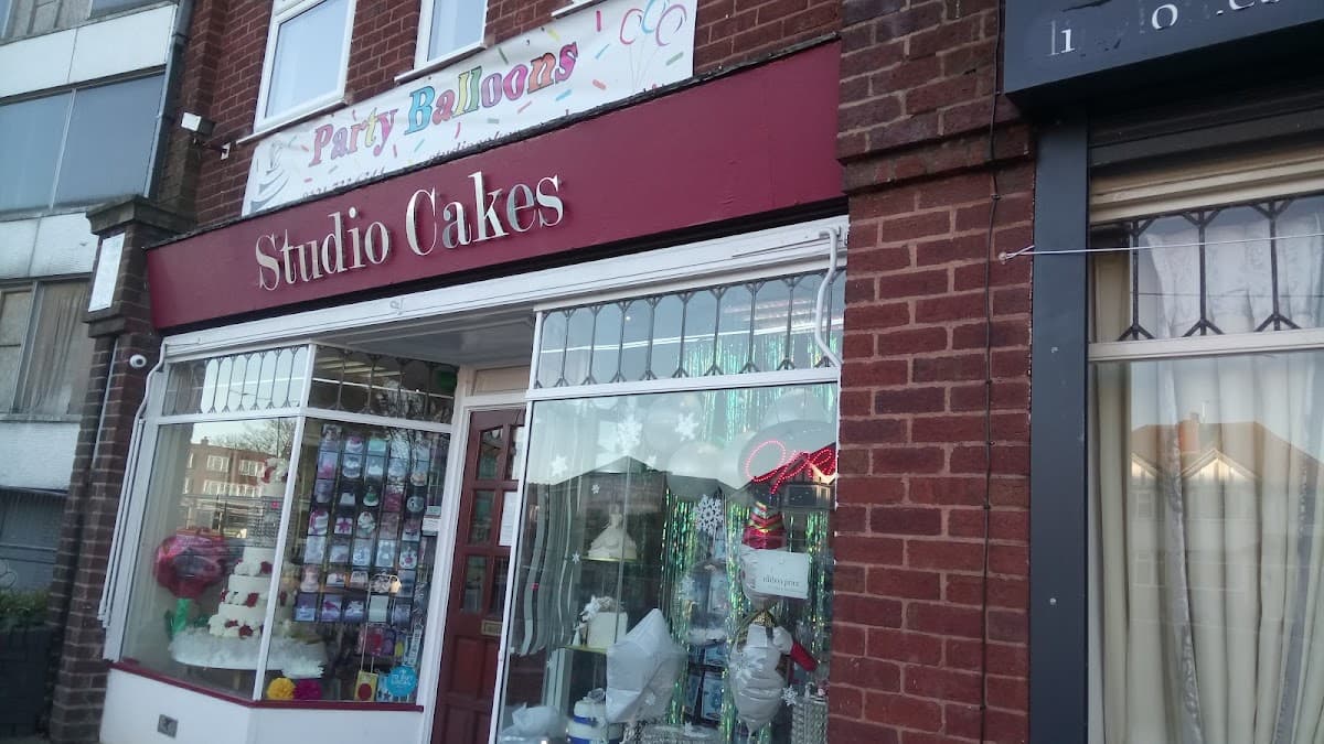 Wedding cake by Studio Cakes & Events