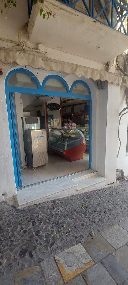 Wedding cake by Ζαχαροπλαστειο Μάνος- Manos Pastry Shop