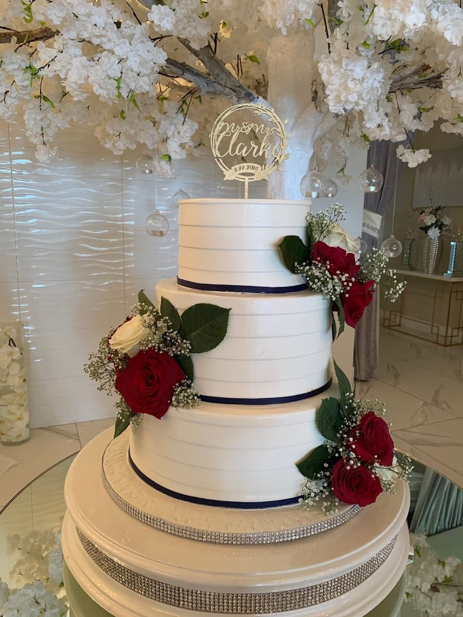 Wedding cake by Tica's Cakes (AKA Tica Designer Cakes)