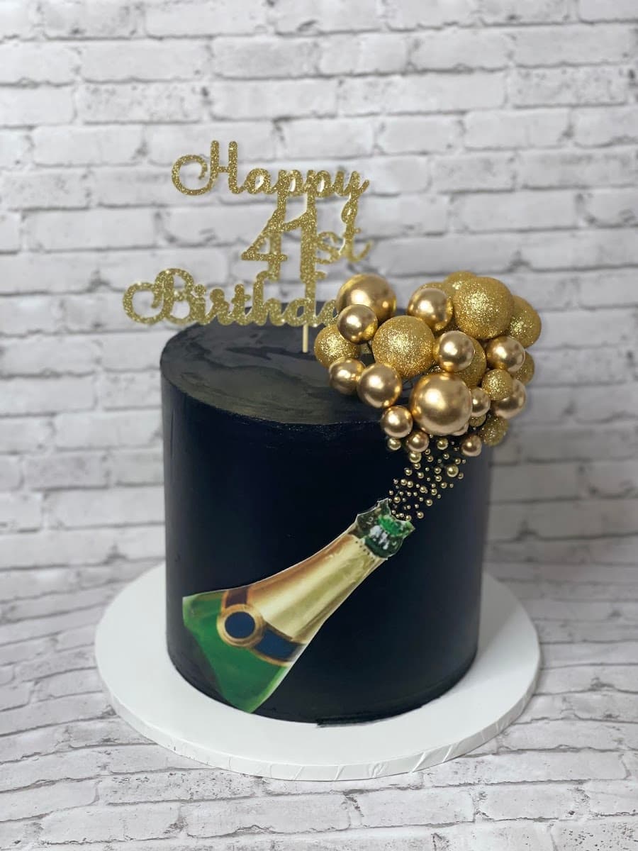 Wedding cake by Tica's Cakes (AKA Tica Designer Cakes) in Miami, FL