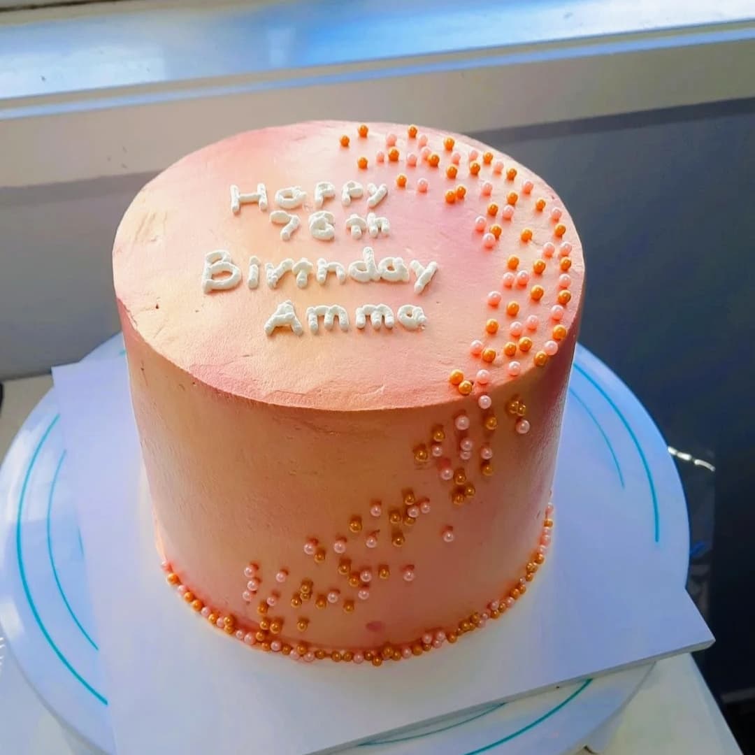 Wedding cake by Queen's Cakerry