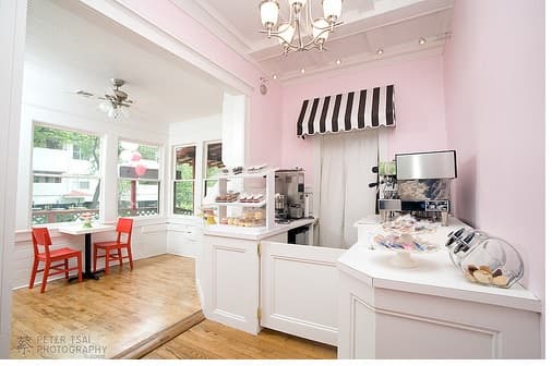 Wedding cake by Polkadots Cupcake Factory