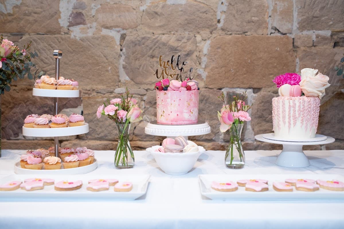 Wedding cake by Mirabella cakes