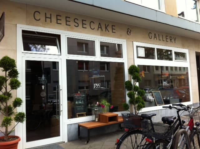 Wedding cake by PYC cheesecake & gallery