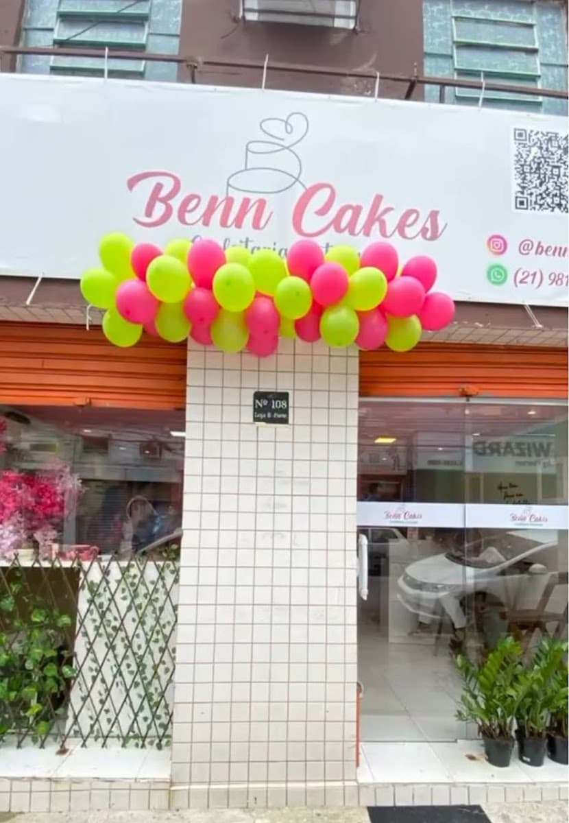 Wedding cake by Benn Cakes