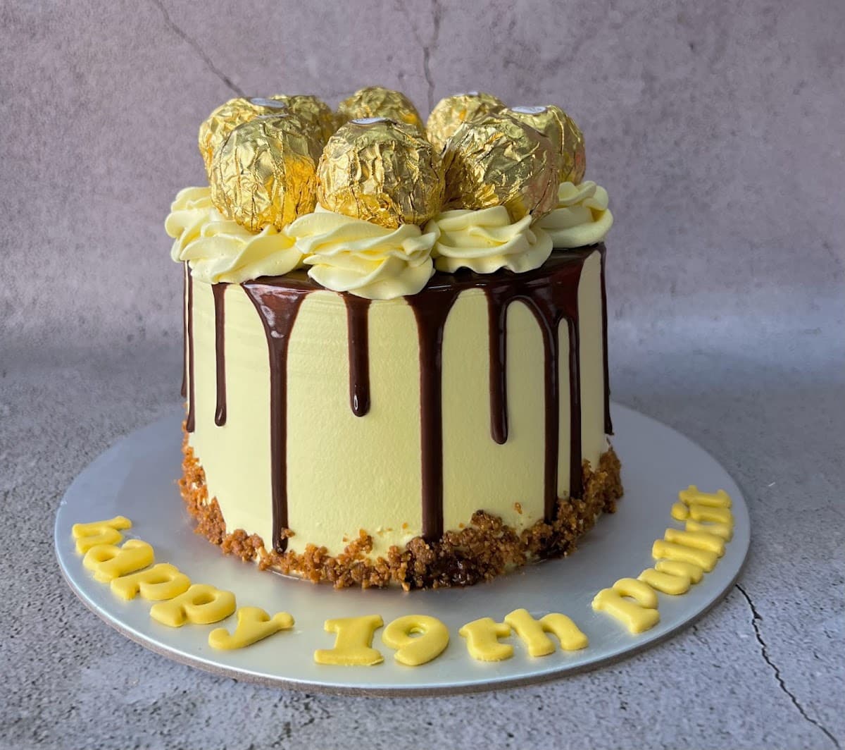 Wedding cake by Minnie's Cake House