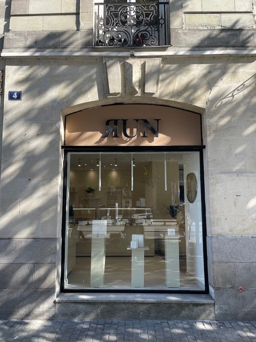 Wedding cake by Run pâtisserie boulangerie CENTRE-VILLE