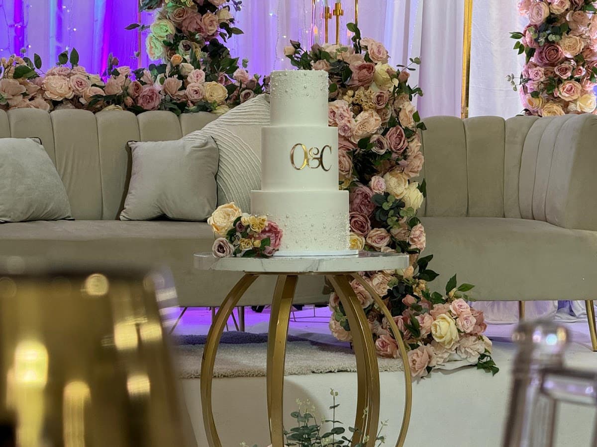 Wedding cake by TouchRoyale Cakes