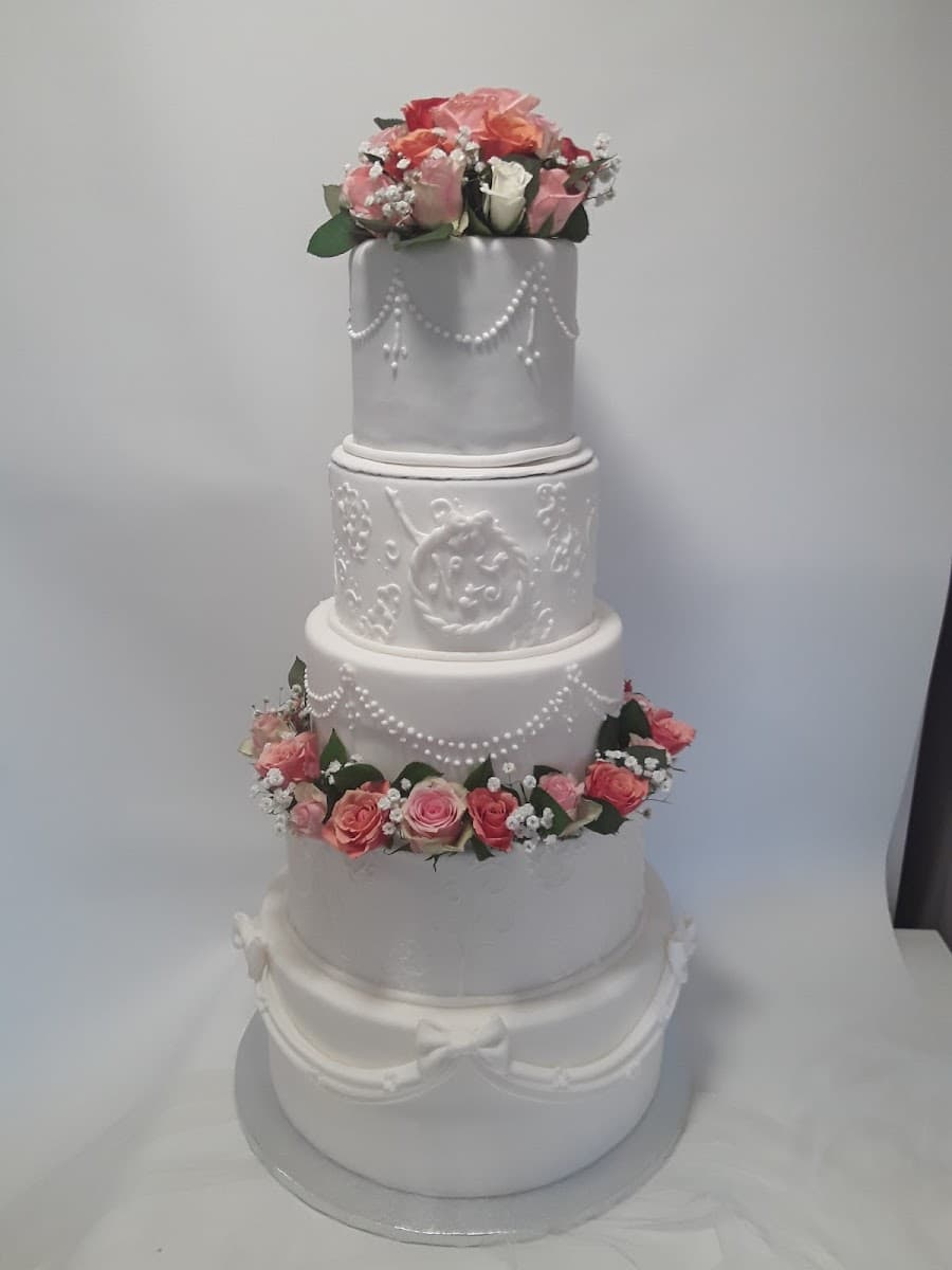 Wedding cake by One day a cake