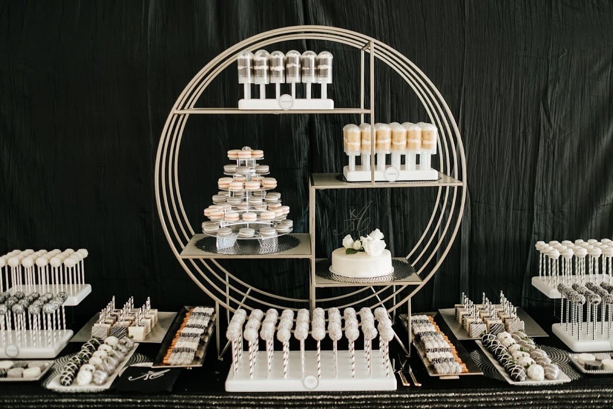 Wedding cake by Sadie Baby Sweets