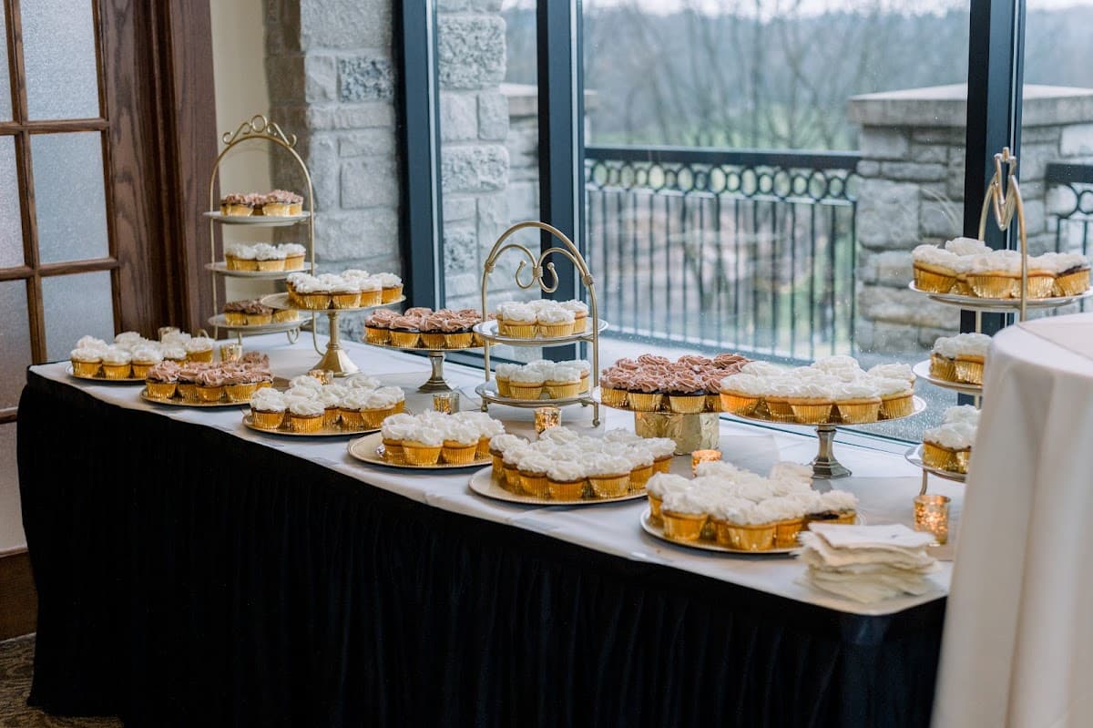 Wedding cake by A Little Slice of Heaven
