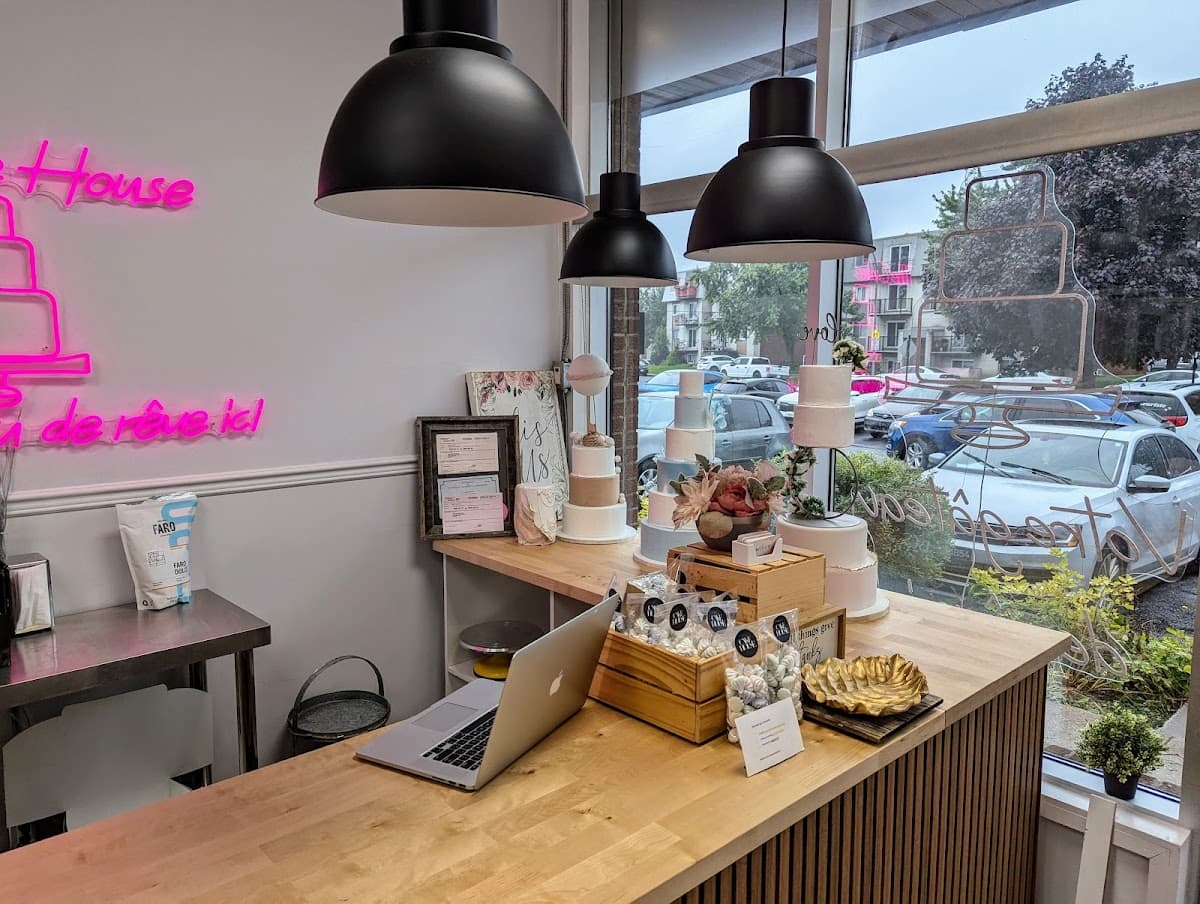 Wedding cake by TheCakeHouseMtl