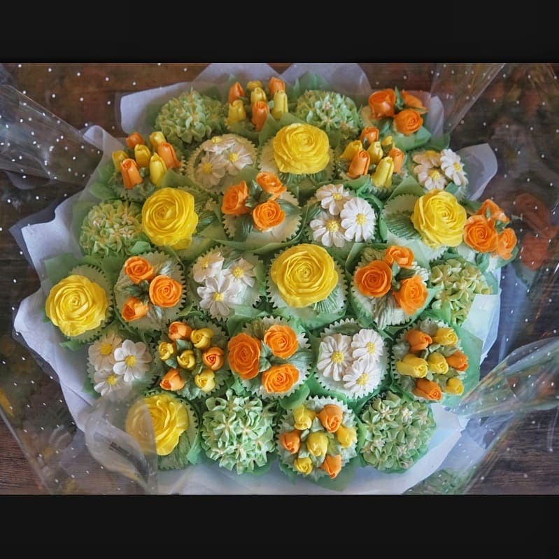 Wedding cake by Flour Arrangements of Cambridge